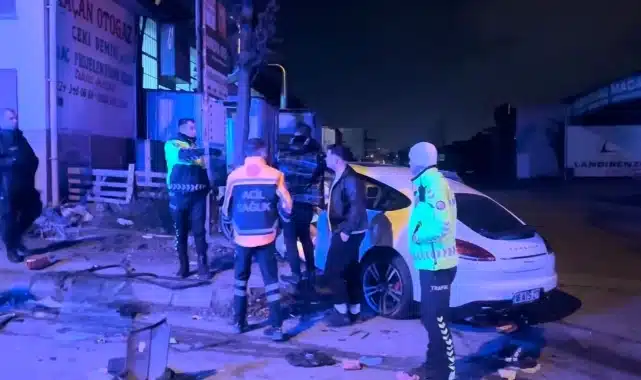 Bursa’da dikkatsizlik kazaya yol açtı! Kaza, merkez Yıldırım ilçesi Yiğitler Mahallesi Yıldırım Beyazıt Caddesi üzerinde