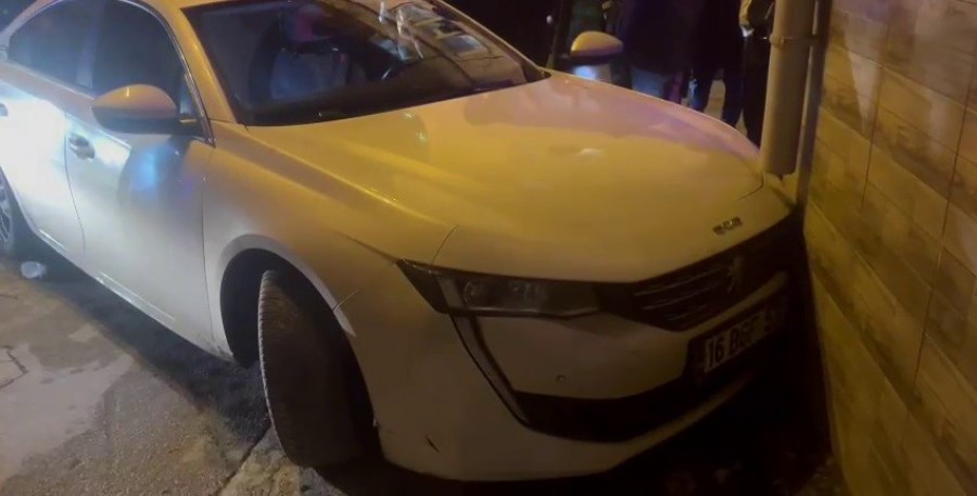 Bursa’da 20 km kaçtı ama cezadan kaçamadı Olay, merkez Yıldırım ilçesi Yavuzselim Mahallesi’nde meydana geldi. Asayiş Şube