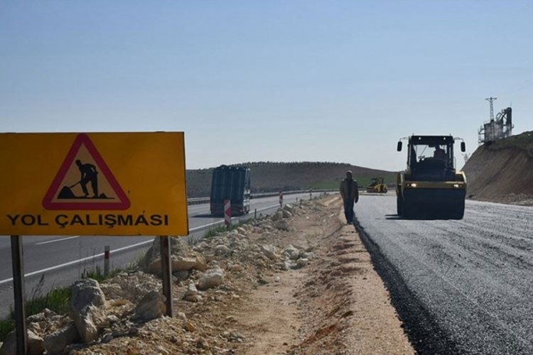 Yola çıkacaklar dikkat! Bu yollarda çalışma var Karayolları Genel Müdürlüğü’nün yol durumu bültenine göre, İzmir-Aydın Otoyolu’nun 1-2.