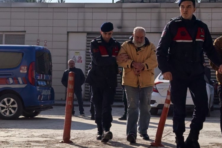 Bursa’da 5 yıl cezası bulunan şahıs yakalandı Bursa’nın İnegöl ilçesi Hamamlı Mahallesi’nde devriye atan jandarma ekipleri, uyuşturucu