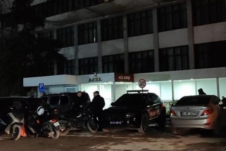 Kaza yapan motosikletli polis memuru Emirhan Aramış şehit oldu Kaza, saat 21.45 sıralarında Sakarya Mahallesi Silahtarağa Caddesi’nde meydana geldi.