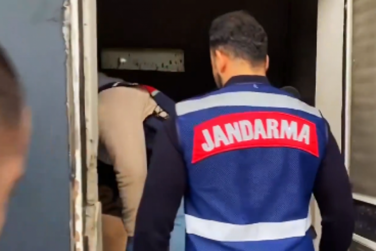 81 İlde ÇENGEL-16 operasyonu: 46 kişi yakalandı! İçişleri Bakanı Ali Yerlikaya, resmi sosyal medya hesabından 81 ilde