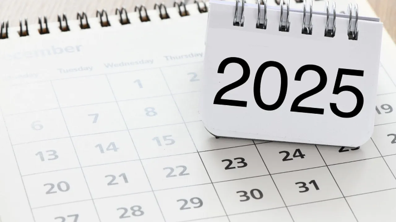 Resmi tatiller takvimi belli oldu! İşte 2025 tatil günleri Yeni yılın tatil günleri belli oldu. İşte 2025 Resmî Tatil