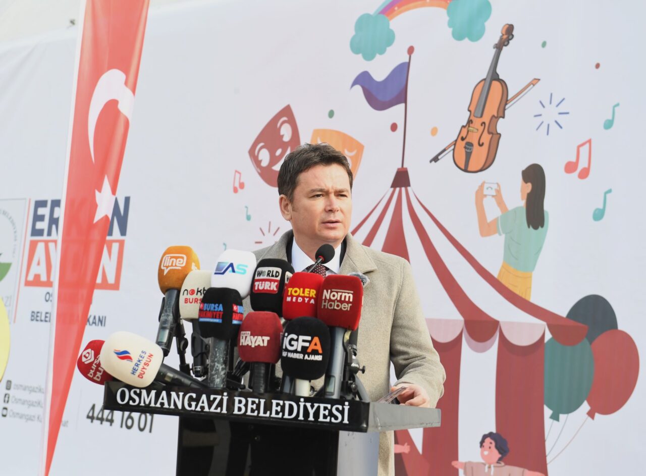 Göreve geldiği ilk günden itibaren Osmangazi ilçesini spor, kültür, sanat,