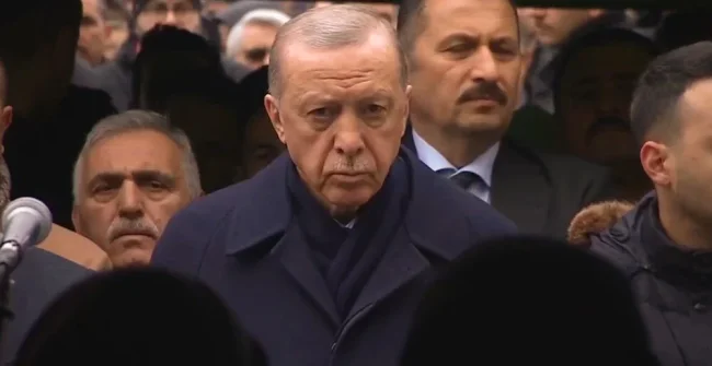 Cumhurbaşkanı Erdoğan Gültekin ailesinin cenazesine katıldı Bolu Kartalkaya’daki Grand Kartal Otel’de çıkan yangında 76 kişi yaşamını