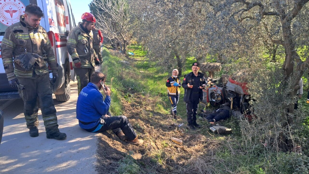 Bursa’da traktör kazası: 1 kişi hayatını kaybetti Bursa’da traktör kazası: 1 kişi hayatını kaybetti Olay yerine gelen