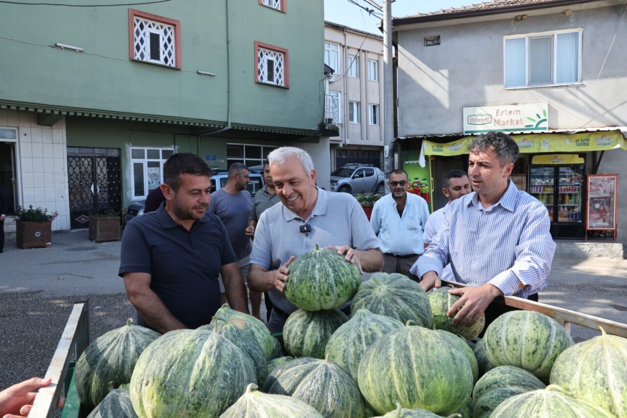Başkan Özdemir’den çiftçiye kooperatif desteği Nilüfer’de gelecekteki gıda ve su krizi kapıya dayanmadan yeniden tarımı