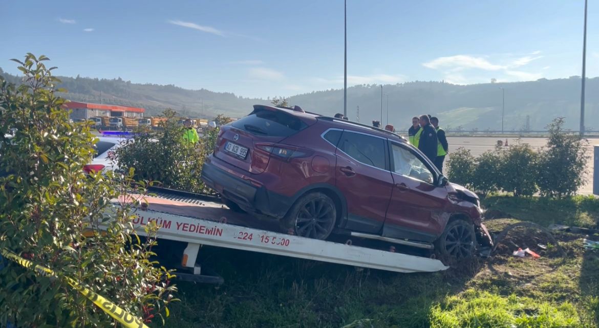 Bursa’da ‘dur’ ihtarına uymadı! Ortalığını birbirine kattı Bursa’da ‘dur’ ihtarına uymadı! Ortalığını birbirine kattı… Şüphelilerin aracından yüklü