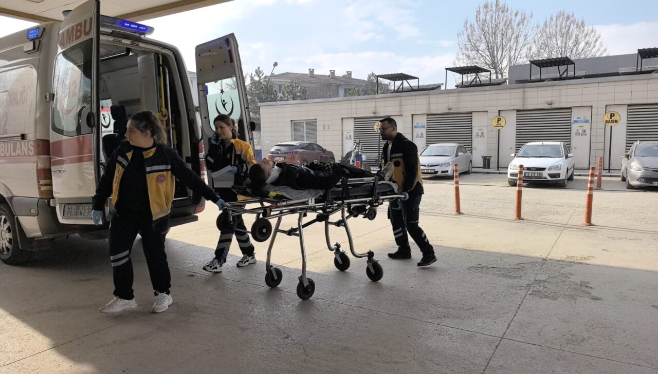 Bursa’da kafa kafaya çarpıştılar: 1 yaralı Edinilen bilgiye göre, kaza, saat 10.30 sıralarında Orhaniye Mahallesi Baykut