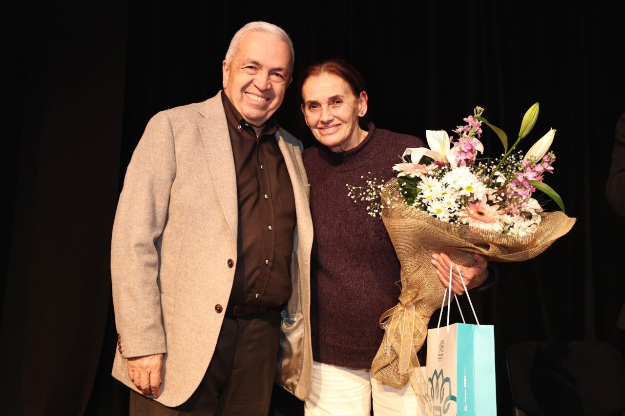Nilüfer’de Nur Sürer rüzgarı esti! Nilüfer Belediyesi‘nin düzenlediği “Bir Yönetmen, Bir Söyleşi” etkinliğine bu ay
