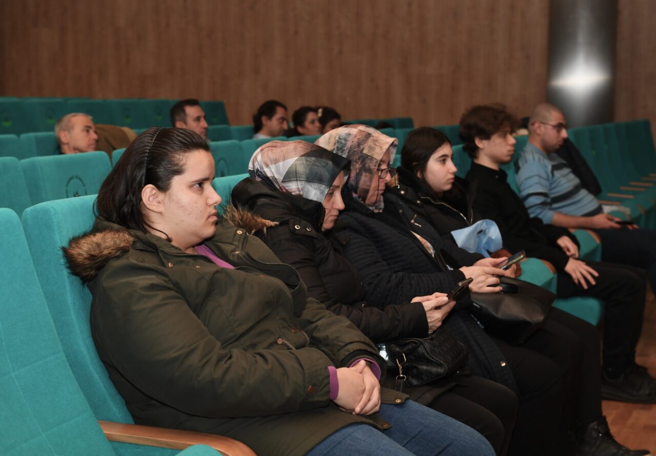 Galileo’nun keşfi Osmangazi’de konuşuldu Osmangazi Belediyesi‘nin ‘Galileo‘nun Jüpiter’in Uydularını Nasıl Keşfetti’ temasıyla Bilim ve