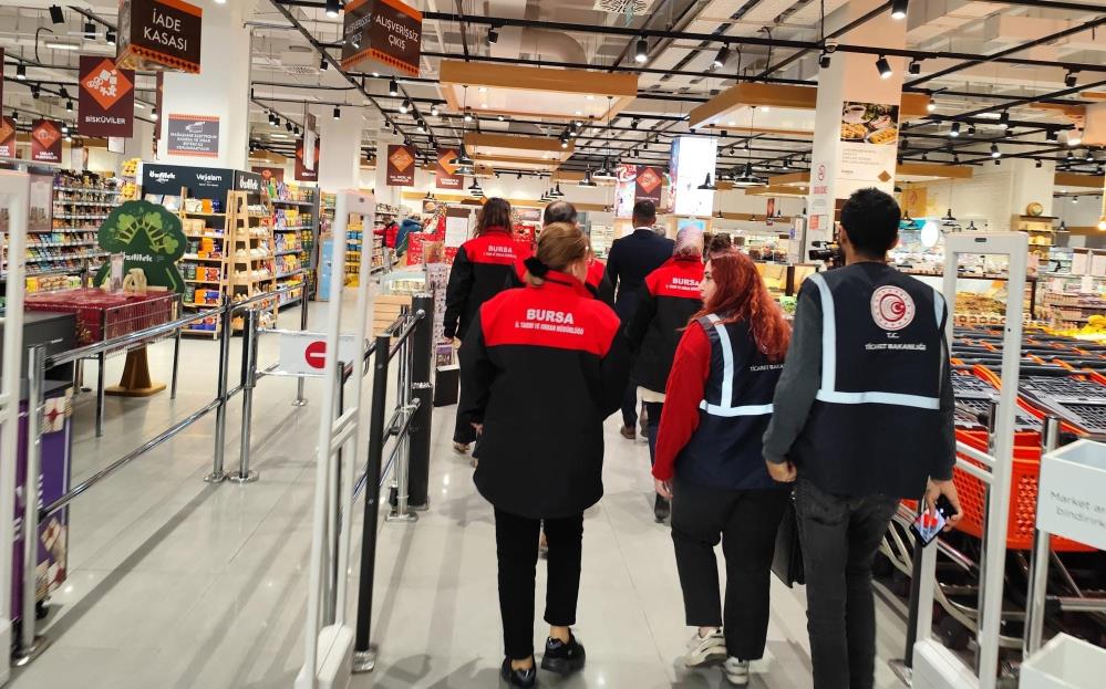 Bursa’da denetimler bugünden başladı Bursa İl Müdürlüğü ekipleri, toptancılar ve marketlerde bakliyat, et, yumurta,