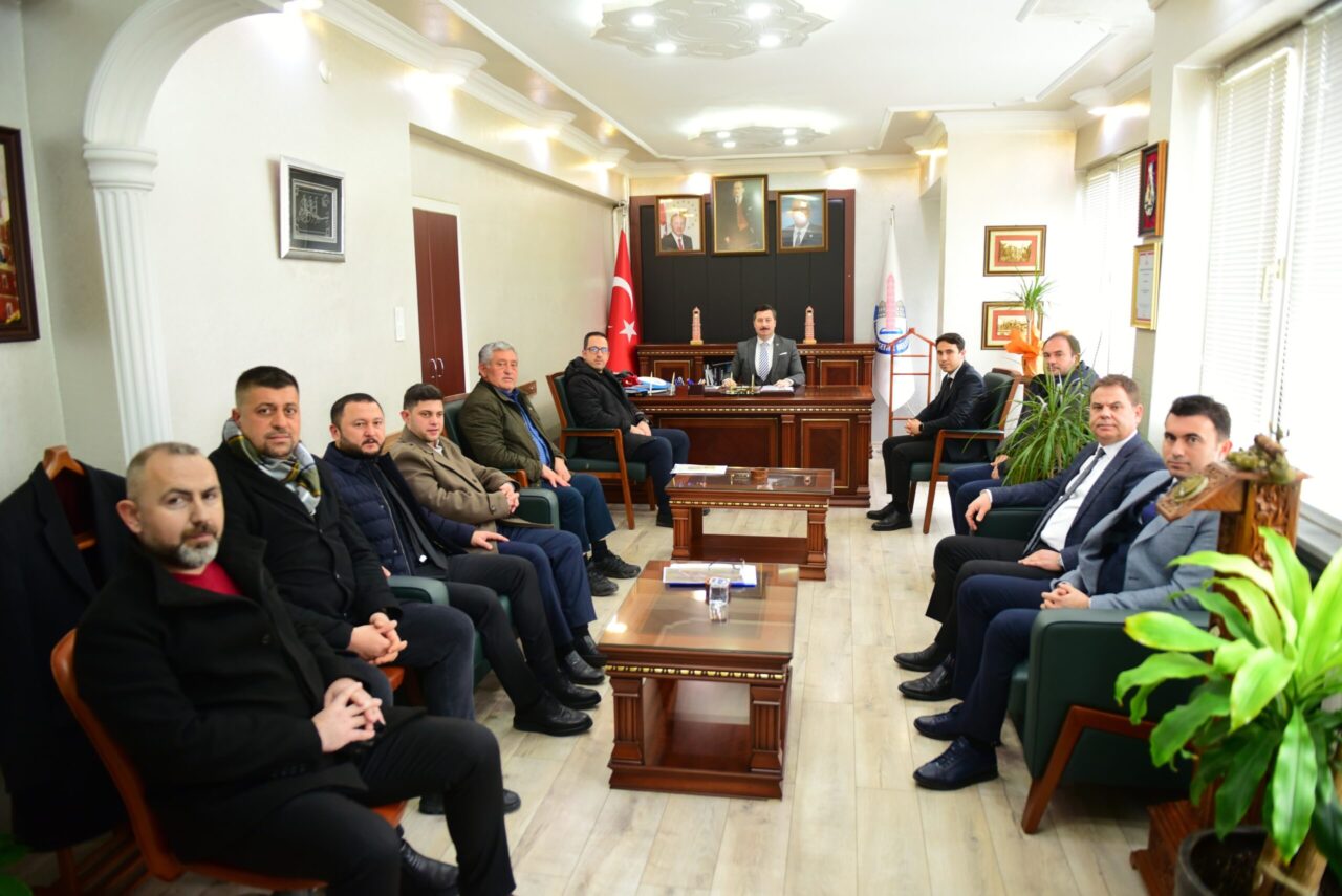 Yenişehir’de beklenen Yaş Sebze ve Meyve Hali yapılıyor Yenişehir Belediye Başkanı Ercan Özel’in seçim öncesi vaatlerinden biri olan
