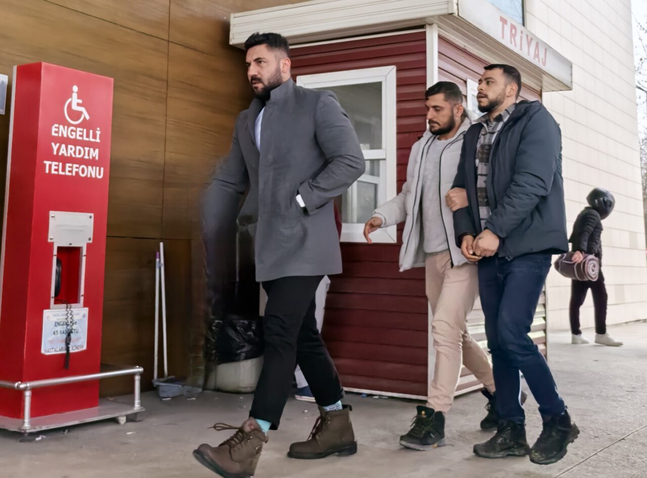 Bursa’da uyuşturucu taciri kıskıvrak yakalandı! Bursa İl Emniyet Müdürlüğü Narkotik Şube Müdürlüğü İnegöl Büro Amirliği