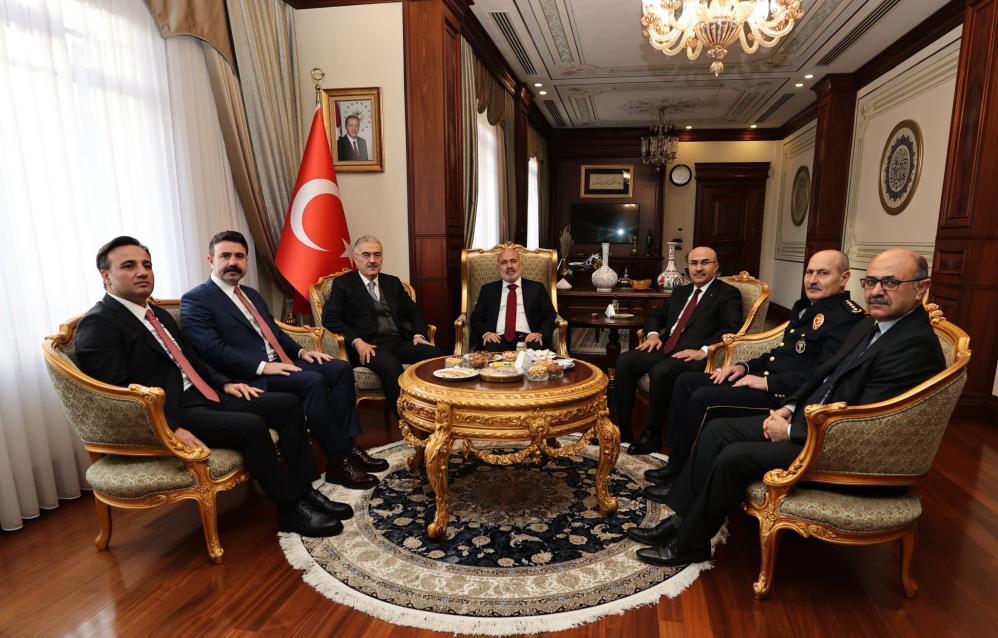 Bursa Valisi Ayyıldız’a üst düzey ziyaret İçişleri Bakan Yardımcısı Mehmet Sağlam, Bursa programı çerçevesinde Vali Erol