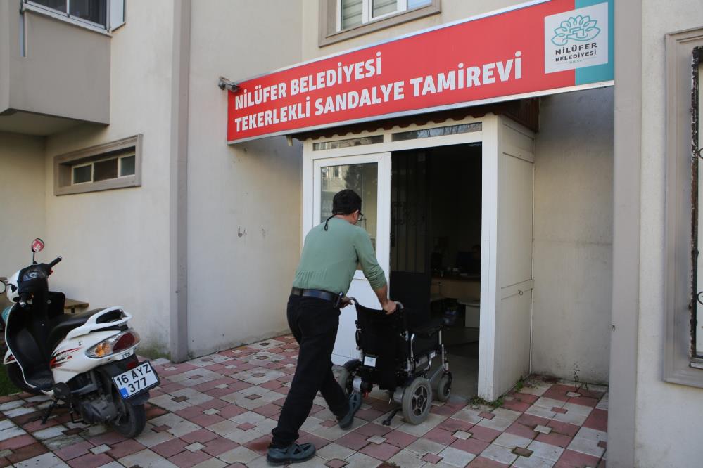 Bursa Nilüfer’de tekerlekli sandalye tamir hizmetine büyük ilgi Nilüfer Belediyesi’nin, engelli bireylerin seyahat özgürlüklerini korumak ve sosyal hayatta