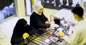 Bursa’nın Yıldırım ilçesinde bir kuyumcuyu soymak için gelen 3 hırsız,