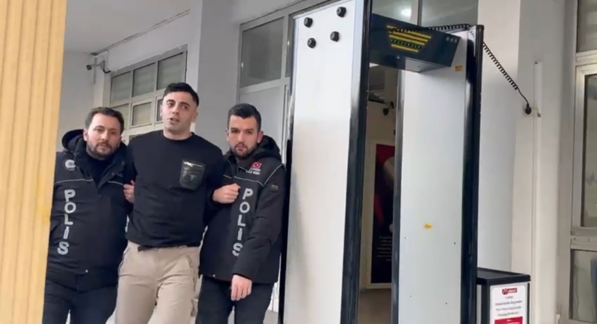 Bursa’da yakalanan firariden ilginç sözler: Gelin teslim olun! Bursa’da uyuşturucu ticareti yapmak, kullanmak ve silahla tehdit suçlarından 7