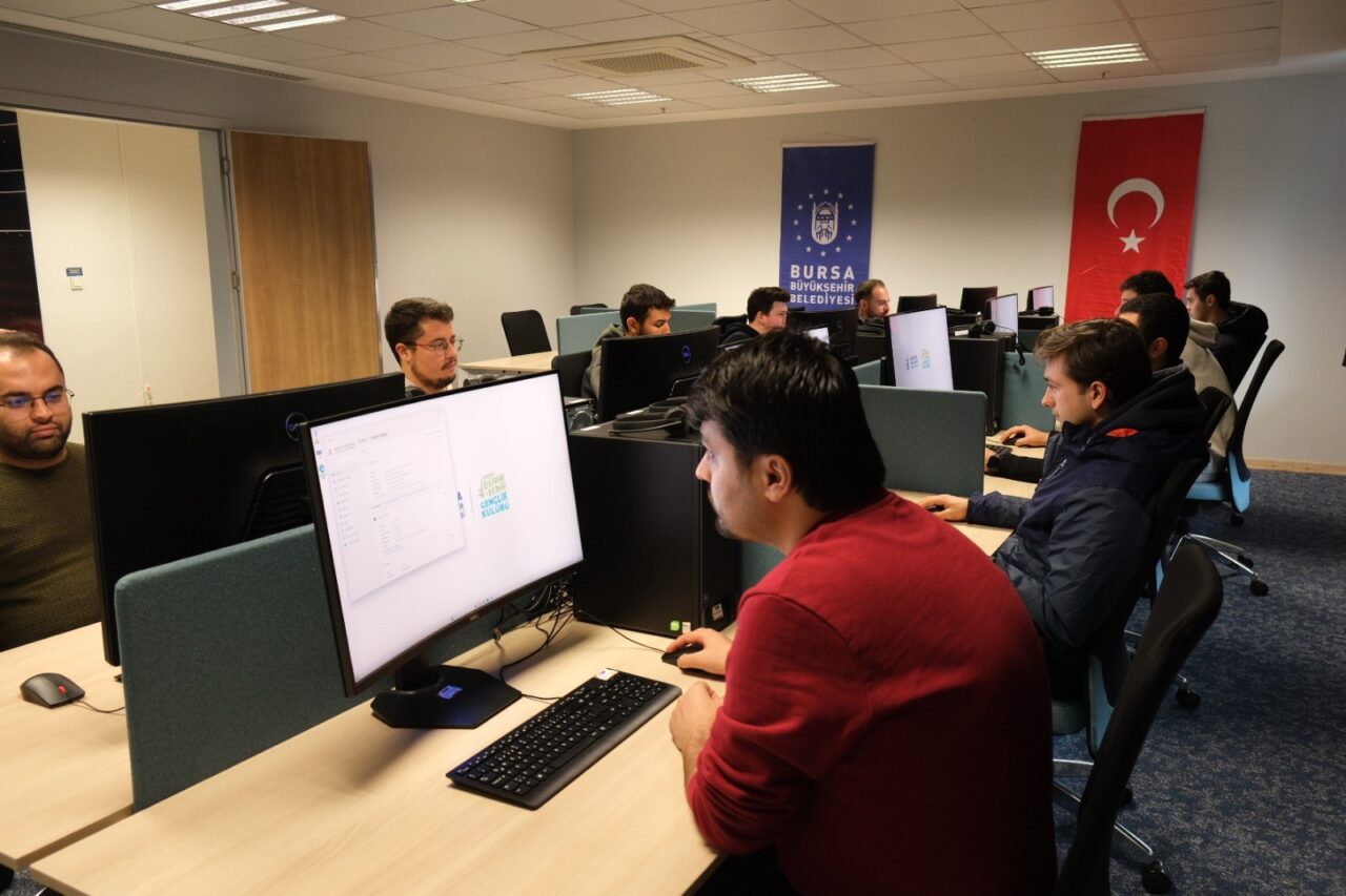 Bursa’da Dijital Gençlik Merkezi açıldı Avrupa Birliği finansmanıyla UNDP ve TBB iş birliğinde yürütülen ‘Bugünün