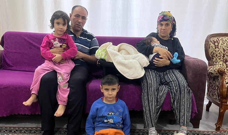 Yeni doğan bebeğine Ferdi Tayfur ismini koydu Antalya‘nın Serik ilçesinde yaşayan Abdullah Savaş (40), 10 yaşından bu