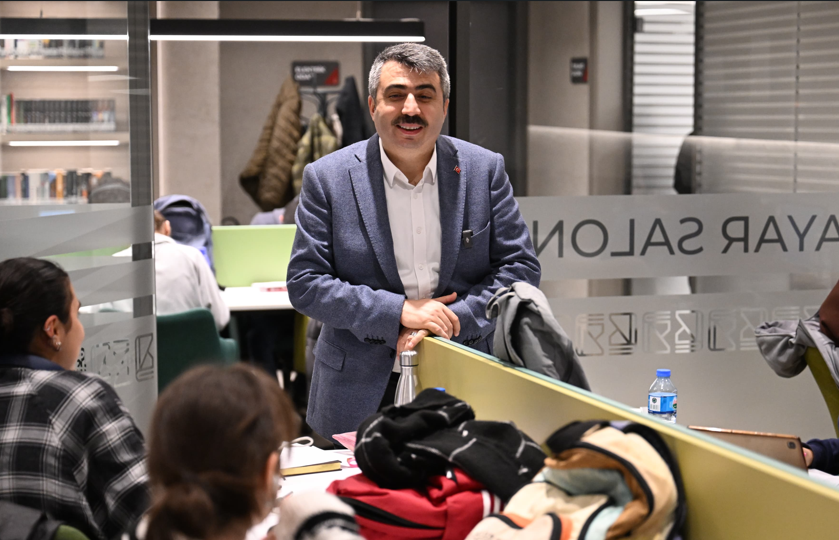 Başkan Yılmaz’dan öğrencilere tam destek! Yıldırım Belediyesi’nin 2022 yılının sonunda hizmete açtığı Mimar Sinan Uyumayan
