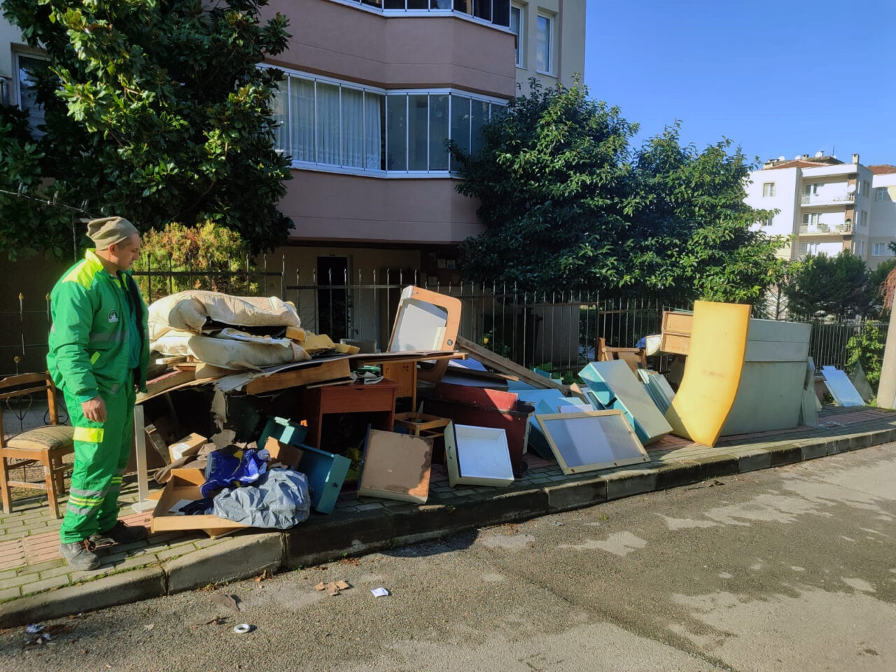 Osmangazi’de kaçak hafriyat dökenlere milyonlarca lira ceza! Osmangazi Belediyesi, doğaya büyük zarar verdiği gibi çevre ve görüntü