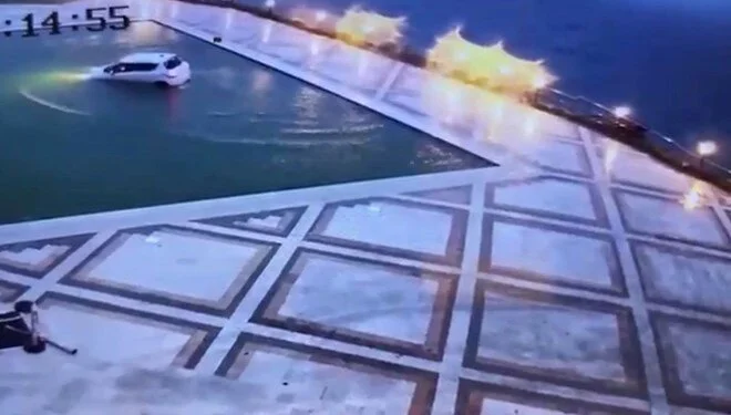 Otel havuzuna arabayla düştü Olay, 27 Aralık’ta Bardakçı Koyu yakınlarında yaşandı. 35 BYN 240