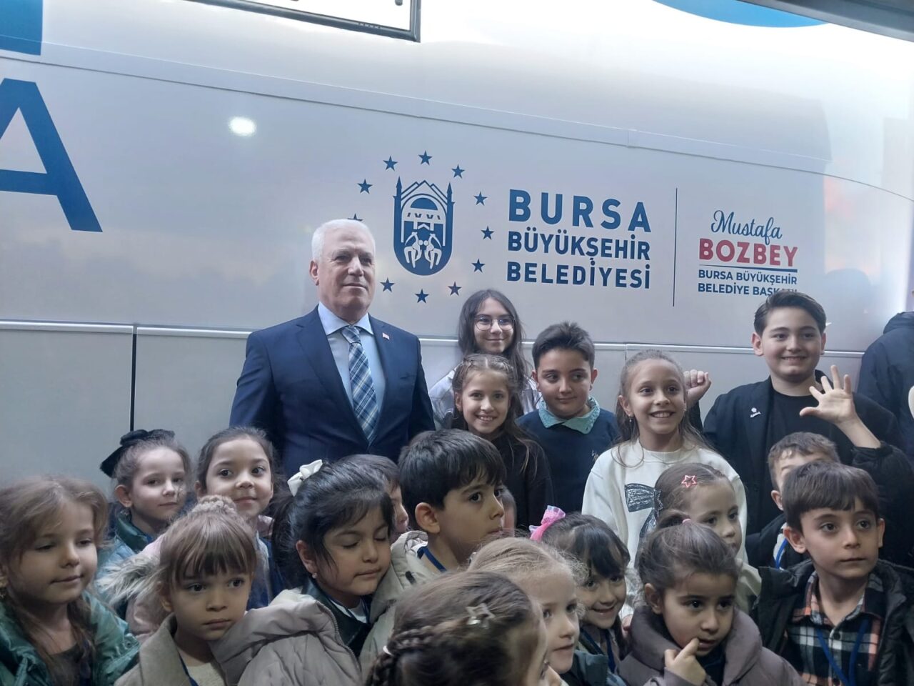 Başkan Bozbey Osmangazi’de! Sibel Öztopçu-Semih Özçalık/Bursam Medya Daha önce Büyükorhan, Keles, Mustafakemalpaşa, Yenişehir,