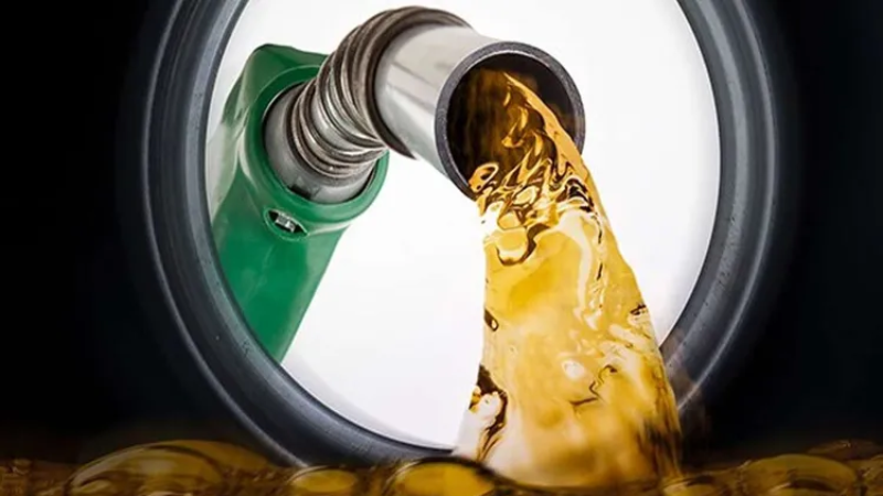 Benzine ve motorine zam geliyor! Bursa’da güncel fiyatlar ne? 1 Ocak’tan geçerli olmak üzere yüzde 6’lık ÖTV zammı pompaya