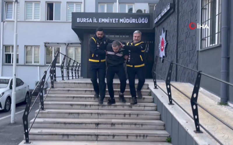 Bursa’da babasını öldürmüştü! Cezasına indirim yapıldı Olay, 28 Aralık 2024 tarihinde merkez Osmangazi ilçesinde meydana geldi.