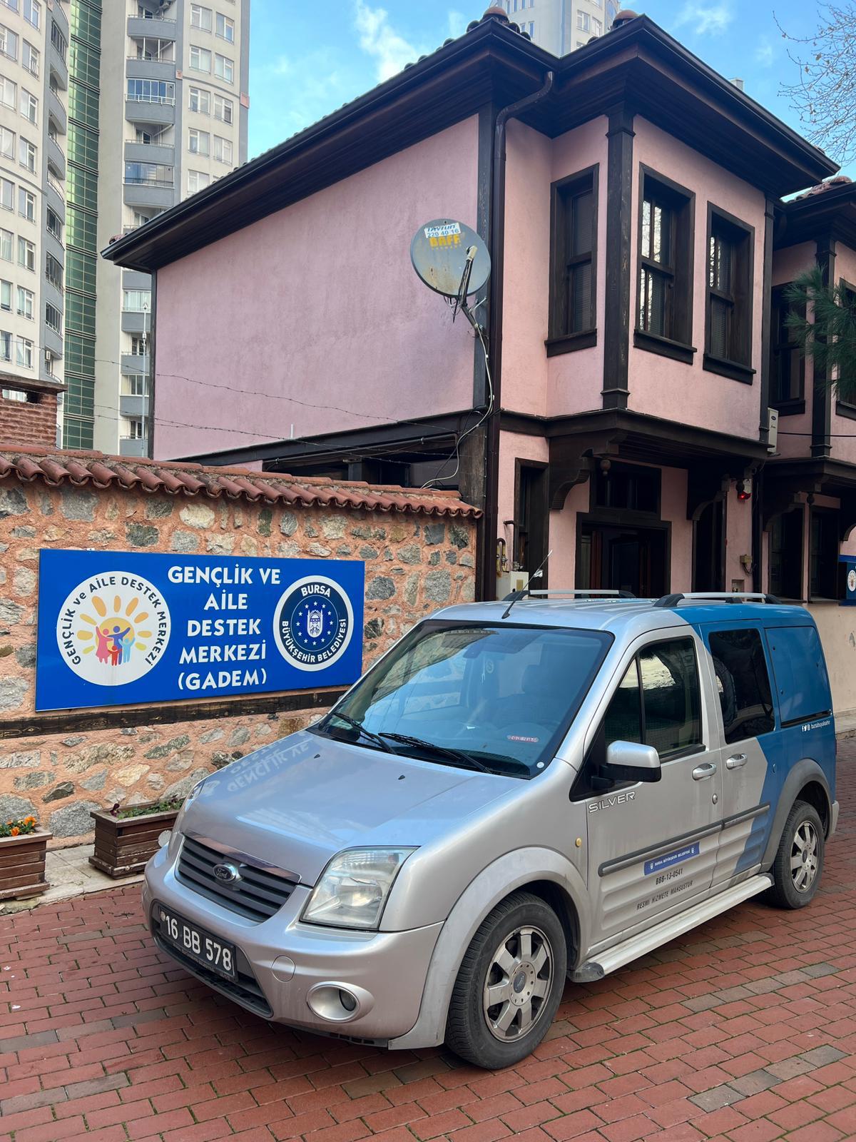 Büyükşehir Belediyesi, bağımlılıkla mücadeleyi sürdürüyor Bursa Büyükşehir Belediyesi, günümüzün en yaygın problemlerinden biri olan bağımlılıkla