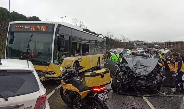 İETT otobüsü ile araç çarpıştı: Ölü ve yaralılar var! Alınan bilgiye göre, TEM bağlantı yolu Kartal istikametinde sürücüleri ve