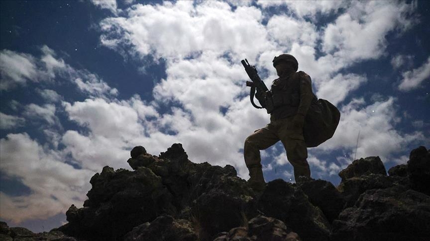 Irak’ın kuzeyinde 13 terörist etkisiz hale getirildi! Türk Silahlı Kuvvetleri’nin sınır ötesi operasyonları devam ediyor. MSB’den yapılan
