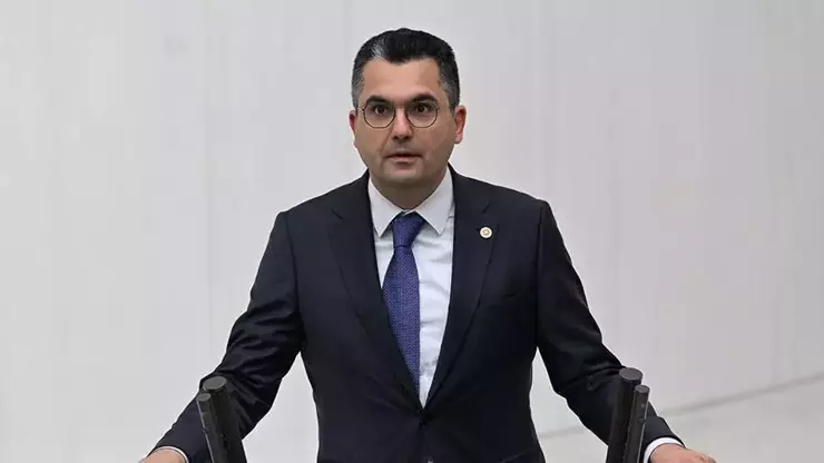 Deva Partisi Balıkesir Milletvekili Burak Dalgın istifa etti Burak Dalgın açıklamasında şu ifadeleri kullandı: Deva Partisi bir çatı