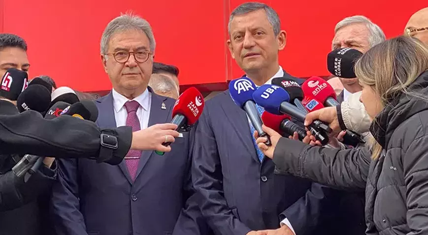 CHP Lideri Özgür Özel’den Zafer Partisi’ne ziyaret! Ziyarette Özel’in beraberinde Ankara Büyükşehir Belediye Başkanı Mansur Yavaş da
