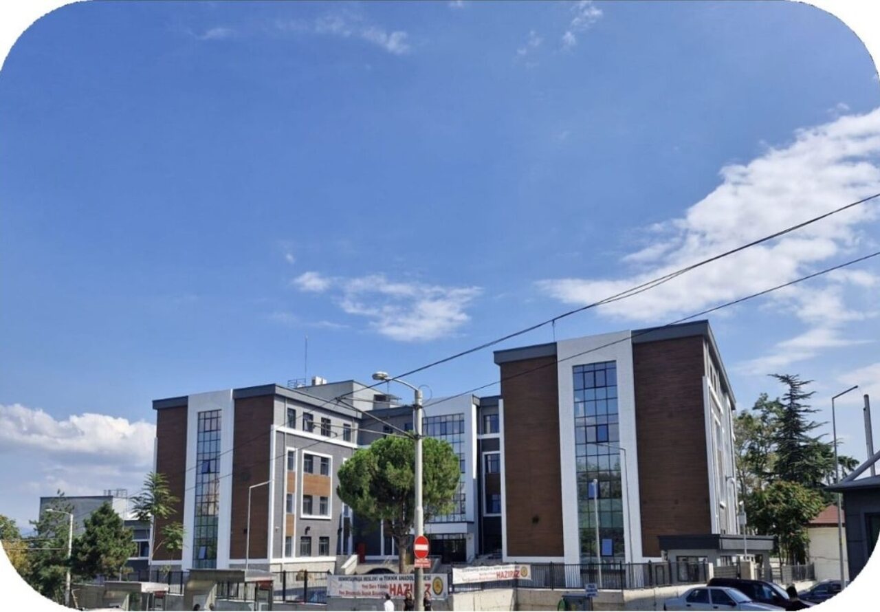 Bursa’da daha güçlü ve yeni okullarda eğitime devam Okul ve kurumların fiziki yeterlilikleri ve ihtiyaçlarının karşılanması, binaların deprem