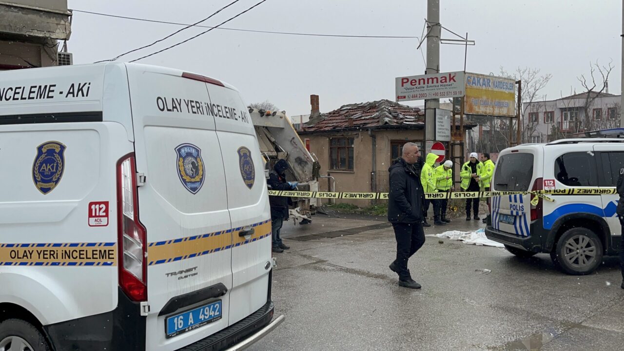 Bursa’da feci kaza! Yaşlı kadın hayatını kaybetti Olay, saat 09:30 sıralarında merkez Yıldırım ilçesi Yavuzselim Mahallesi 1.