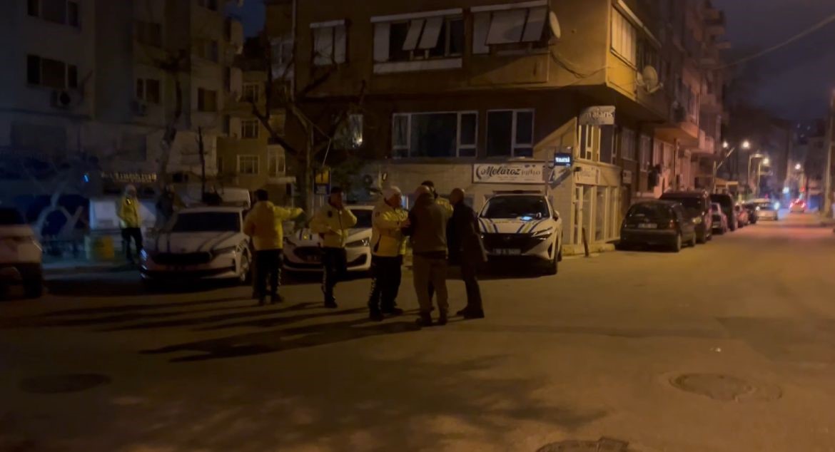 Bursa’da alkollü sürücüden “Yok artık” dedirtecek yöntem Sürücünün arkadaşları ise polis ekiplerinin işini yapmasına engel olmaya çalıştı.