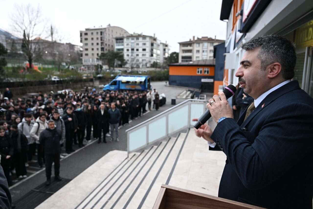 Belediye Başkanı Oktay Yılmaz, Yıldırım’ın güzide eğitim kurumlarından Yıldırım Mesleki