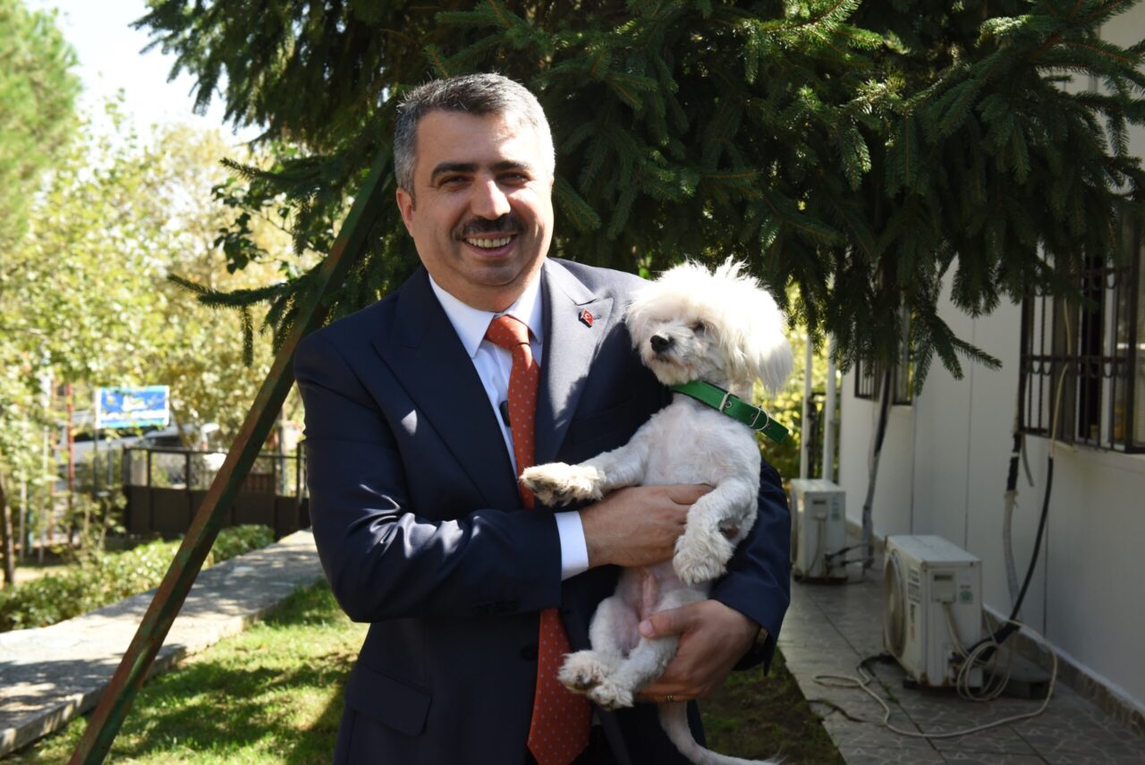 Sahiplenilen hayvanın 1 yıllık muayenesi Yıldırım Belediyesi’nden Sokak Hayvanları Tedavi Merkezi ve Doğal Yaşam Alanı’nda tedavi ettiği