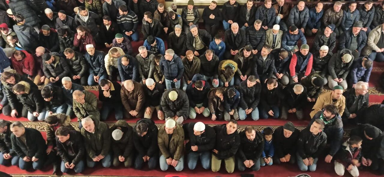 Bursa’da hatimle teravih namazı kılınacak camiler belli oldu Osmangazi ilçesinde 11, Nilüfer’de 4, İnegöl’de 3, Yıldırım’da 2, Mustafakemalpaşa,