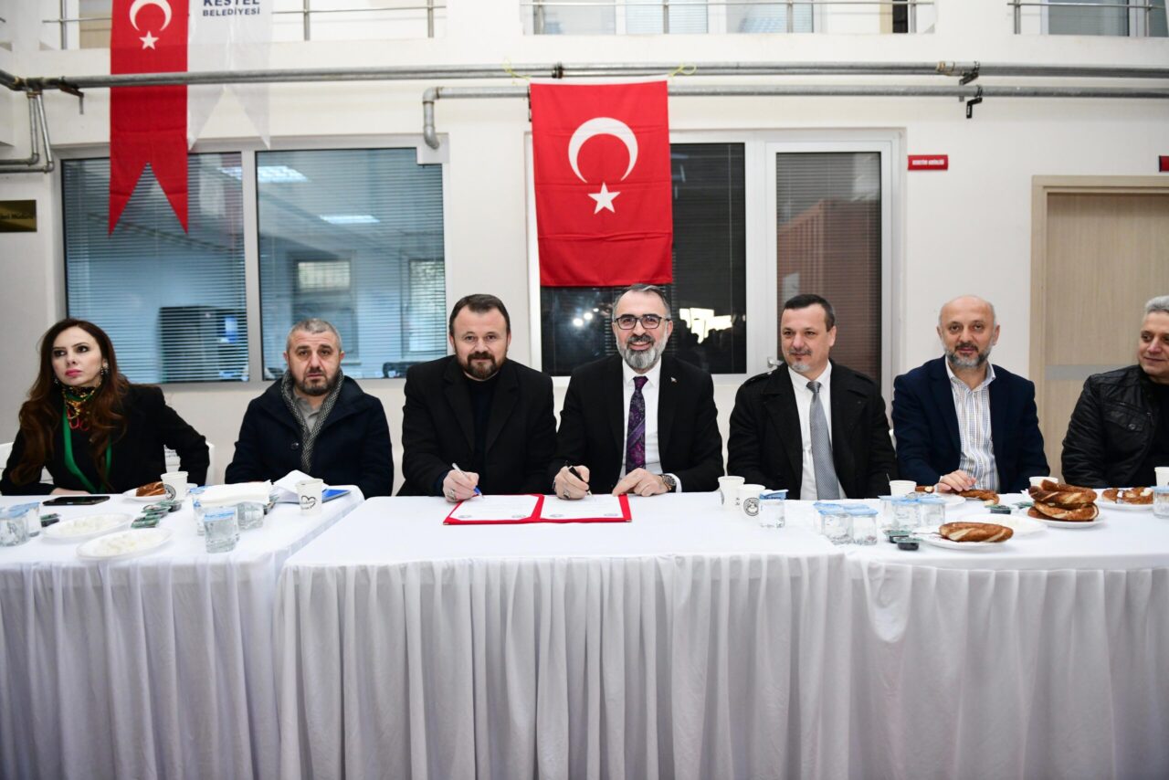 Kestel Belediyesi’nde toplu sözleşme sevinci Kesbeltaş A.Ş. ile Hizmet-İş Sendikası arasında imzalanan toplu iş sözleşmesi