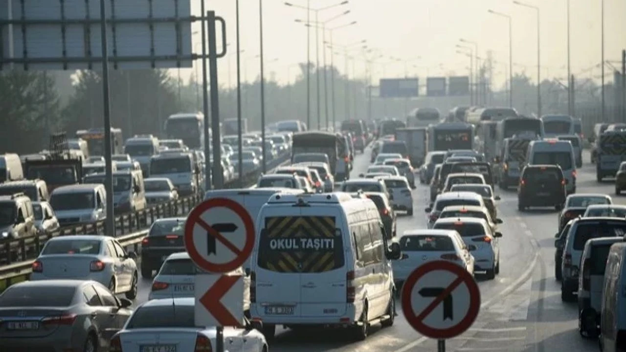 Bursa’da yola çıkacaklar dikkat! Karayolları Genel Müdürlüğünün yol durumu bültenine göre, Gebze-Orhangazi-İzmir Otoyolu’nun Muallimköy-Altınova