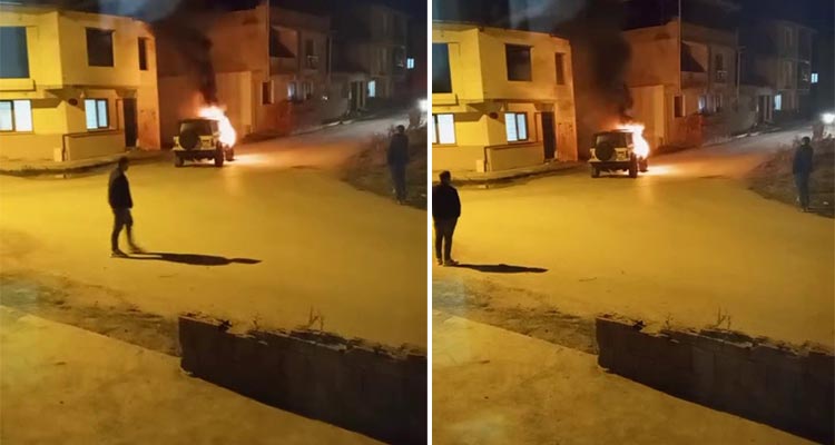 Karacabey’de sokak ortasındaki araç alev topuna döndü Olay, Karacabey ilçesi Yeni Mahalle’de meydana geldi. Bir cip, sokak