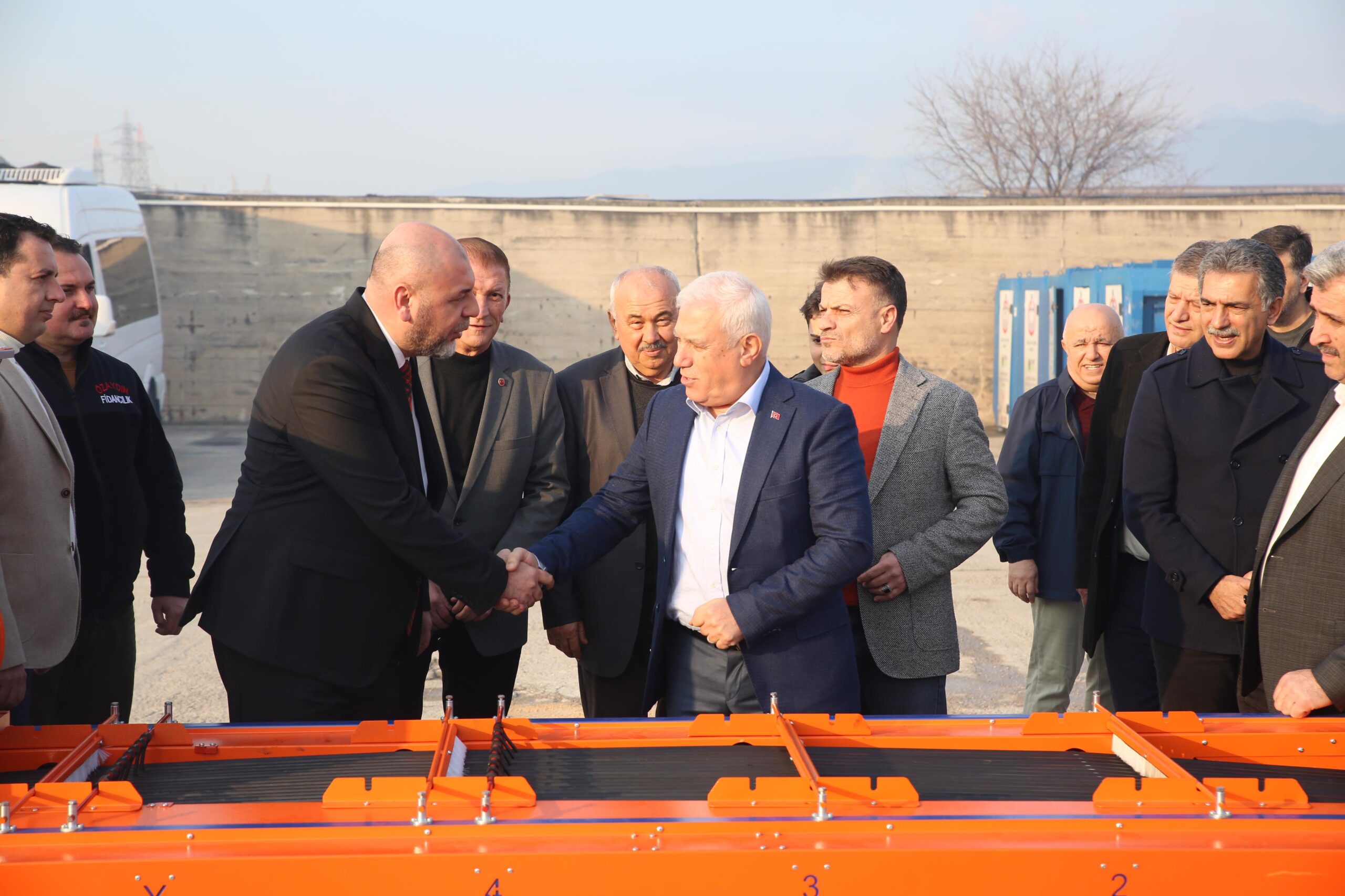 Bursa Büyükşehir’den kırsala ekipman desteği Bursa’da kırsal kalkınmanın sağlanması amacıyla fidan ve tohum temininden sulama