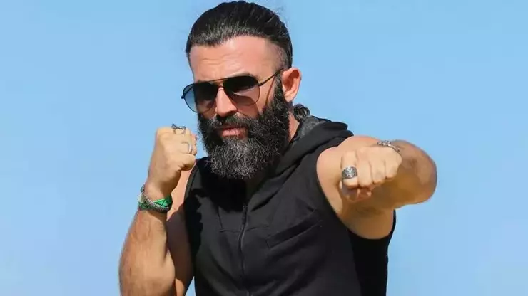 Turabi’nin şarkısı için harekete geçildi Edinilen bilgiye göre, bir yarışma programıyla tanınan Turabi’nin sosyal medyaya