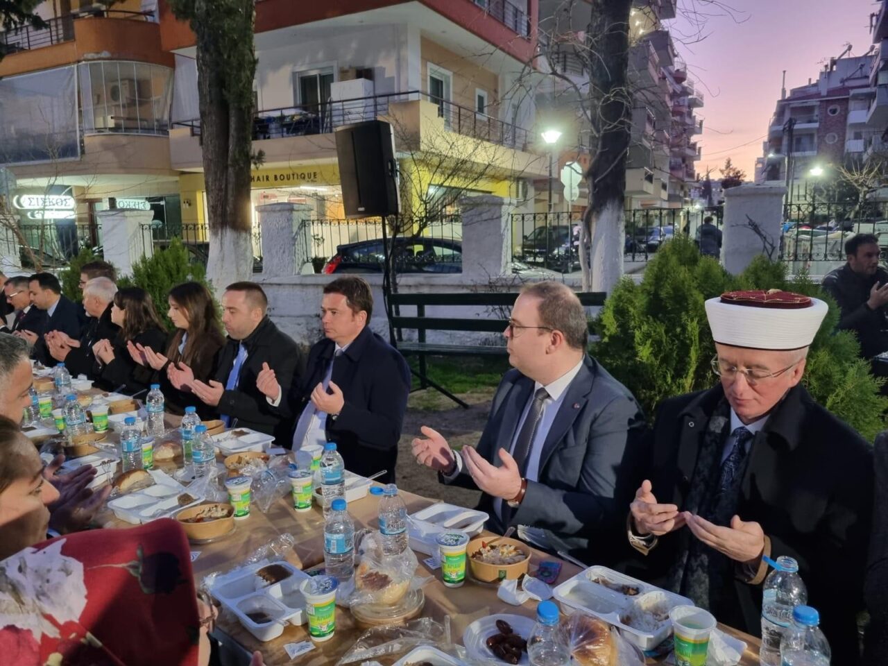İskeçe’de kardeşlik iftarı Ramazan ayının manevi iklimine uygun, birlik ve kardeşlik ruhunun en