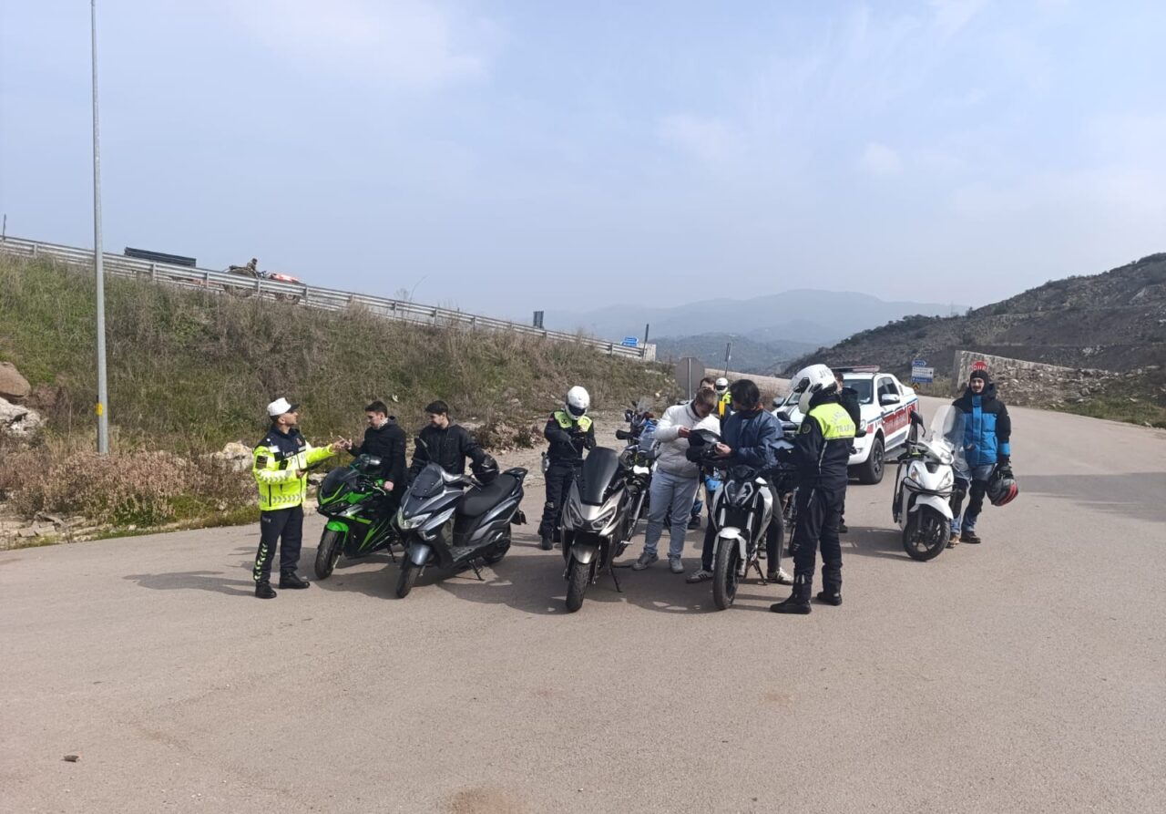 Bursa’nın Gemlik ilçesi Kurşunlu Mahallesi ve Gemlik-Mudanya Çevreyolu’nda İl Jandarma