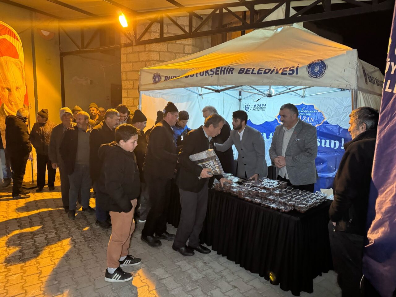 İftar sofraları Büyükorhan’da kuruldu Bursa Büyükşehir Belediyesi, 11 ayın sultanı Ramazan ayının manevi iklimini