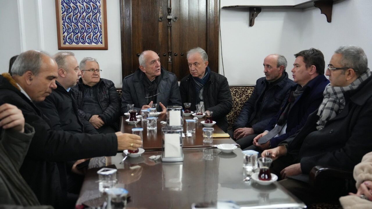 Başkan Aydın iftar sofralarında Osmangazililerle buluşuyor Ramazan ayının manevi havasını her mahallede yaşatmak için her gün